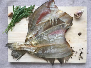 Картофель «Бруто» с солью 70 гр.: Камбала ёрш (Мурманская) вяленая