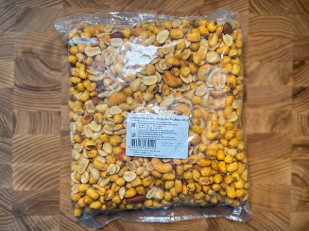 Снеки к пиву: Ореховая смесь ж/с с кукурузой со вкусом 