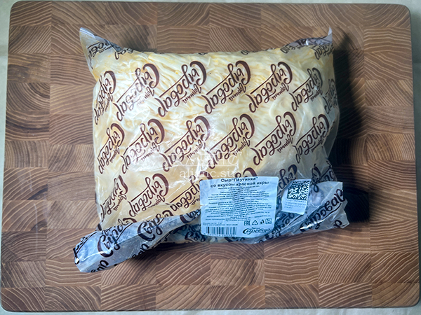 Сыр 1 кг ГОРНЫЙ СЫРОВАР (Паутинка со вкусом красной икры) в Кашире