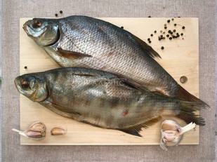 Картофель «Бруто» с солью 70 гр.: Лещ цимлянский вяленый